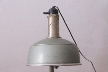 レトロ照明　ビンテージスタイルにもおすすめなアイアン製のスタンドライト(フロアスタンド)(R-043367)