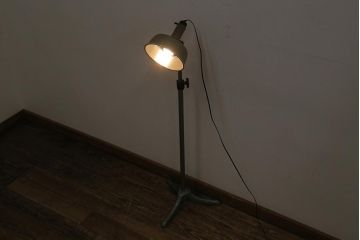 レトロ照明　ビンテージスタイルにもおすすめなアイアン製のスタンドライト(フロアスタンド)(R-043368)