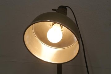 レトロ照明　ビンテージスタイルにもおすすめなアイアン製のスタンドライト(フロアスタンド)(R-043368)