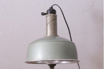 レトロ照明　ビンテージスタイルにもおすすめなアイアン製のスタンドライト(フロアスタンド)(R-043368)