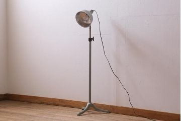 レトロ照明　ビンテージスタイルにもおすすめなアイアン製のスタンドライト(フロアスタンド)(R-043368)