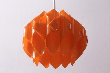 ビンテージ照明　レトロポップなカラーと個性的なデザインが目を引くペンダントライト(天井照明、シェード)(R-043369)