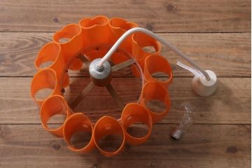 ビンテージ照明　レトロポップなカラーと個性的なデザインが目を引くペンダントライト(天井照明、シェード)(R-043369)