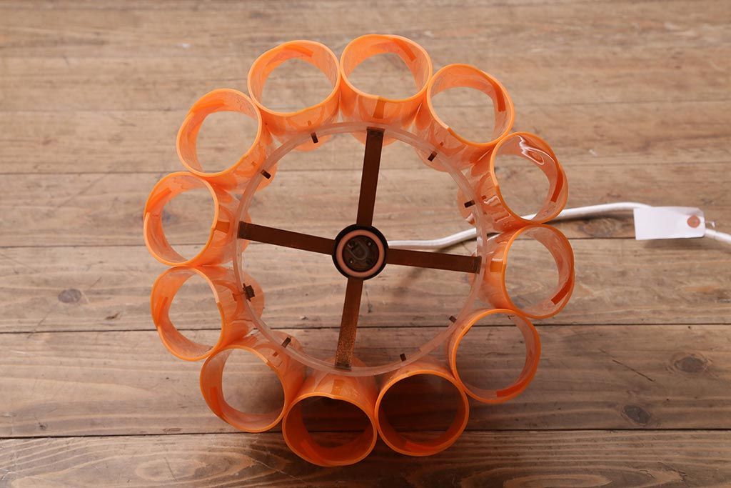 ビンテージ照明　レトロポップなカラーと個性的なデザインが目を引くペンダントライト(天井照明、シェード)(R-043369)