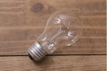 ビンテージ照明　レトロポップなカラーと個性的なデザインが目を引くペンダントライト(天井照明、シェード)(R-043369)