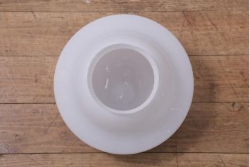 ビンテージ照明　大振りサイズ　レトロな乳白色のガラスシェード照明(吊り下げ照明、天井照明)(R-043370)