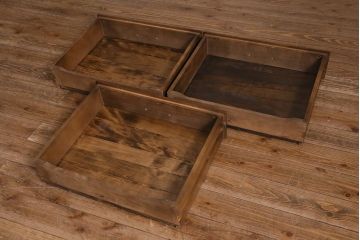 ヴィンテージ家具　フランスビンテージ　オーク材　レリーフがおしゃれなサイドボード(キャビネット)(R-043371)