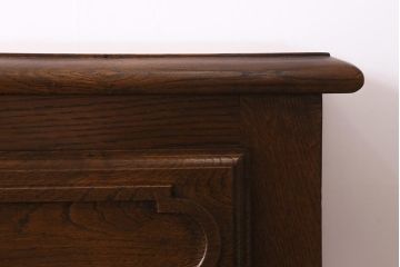 ヴィンテージ家具　フランスビンテージ　オーク材　レリーフがおしゃれなサイドボード(キャビネット)(R-043371)