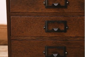 レトロ家具　ネームプレート付き　ナチュラルスタイルにもおすすめな素朴な雰囲気の小引き出し(小物収納)(R-043372)