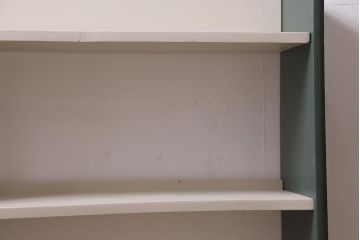 ペイント家具　和製アンティーク　ダークグリーンとアイボリーの組み合わせがお洒落なブックシェルフ(本棚、収納棚、ラック)(R-043373)