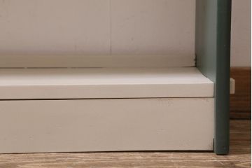 ペイント家具　和製アンティーク　ダークグリーンとアイボリーの組み合わせがお洒落なブックシェルフ(本棚、収納棚、ラック)(R-043373)