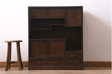 アンティーク家具　昭和初期　前面縞黒檀・中桐材　透かし彫りの意匠がアクセントになった茶箪笥(茶棚、戸棚、収納棚)(R-043374)