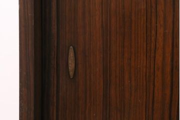 アンティーク家具　昭和初期　前面縞黒檀・中桐材　透かし彫りの意匠がアクセントになった茶箪笥(茶棚、戸棚、収納棚)(R-043374)