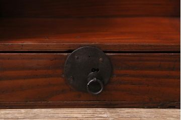 アンティーク雑貨　引き出し付き　取っ手がおしゃれな木製の本立て(ブックスタンド)(R-043377)