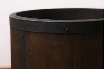 アンティーク雑貨　和製アンティーク　古民具　長い時を経た風合いが魅力的な斗棒付き一斗枡(一斗マス)(R-043380)