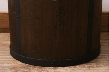 アンティーク雑貨　和製アンティーク　古民具　長い時を経た風合いが魅力的な斗棒付き一斗枡(一斗マス)(R-043380)