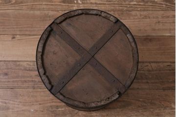 アンティーク雑貨　和製アンティーク　古民具　長い時を経た風合いが魅力的な斗棒付き一斗枡(一斗マス)(R-043380)