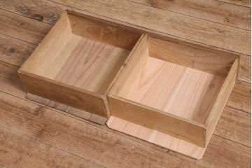 アンティーク家具　大正昭和初期　ヒノキ材　木の質感が味わい深いレトロなガラス戸棚(収納棚、飾り棚、食器棚)(R-043381)