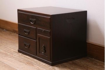 アンティーク家具　指物家具　総桑材　真鍮金具　上質な和の雰囲気漂う小引き出し(小物収納、卓上収納)(R-043384)