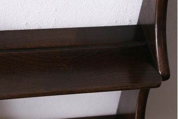 ヴィンテージ家具　イギリスビンテージ　ERCOL(アーコール)　大人の雰囲気漂う上質な壁掛け収納(ウォールシェルフ、吊り戸棚)(R-043385)