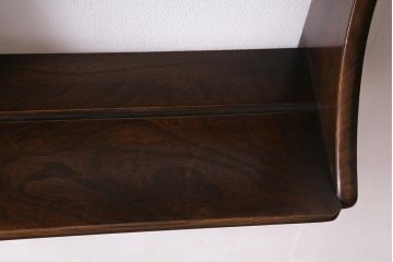 ヴィンテージ家具　イギリスビンテージ　ERCOL(アーコール)　大人の雰囲気漂う上質な壁掛け収納(ウォールシェルフ、吊り戸棚)(R-043385)