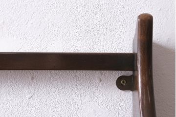 ヴィンテージ家具　イギリスビンテージ　ERCOL(アーコール)　大人の雰囲気漂う上質な壁掛け収納(ウォールシェルフ、吊り戸棚)(R-043385)