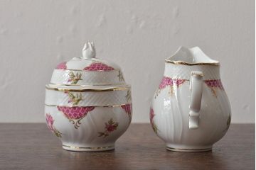 中古　ハンガリー　HOLLOHAZA(ホロハーザ)　Henriette(ヘンリエッタ)　シュガーポット・クリーマー(ミルクポット、ミルクジャグ、洋食器)(R-043390)