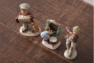 東ドイツ　ワーグナー&アペル　Wagner&Apel　W&A　フィギュリン3個セット　少年　犬　女の子　陶器　置物