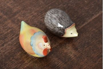 ハンガリー　HOLLOHAZA　ホロハーザ　ニワトリ　ハリネズミ　フィギュリン2個セット　陶器　置物