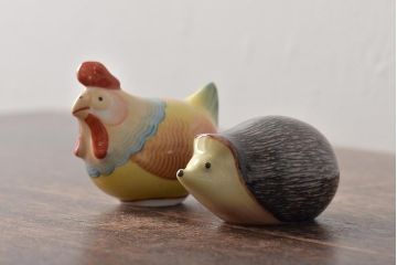 ハンガリー　HOLLOHAZA　ホロハーザ　ニワトリ　ハリネズミ　フィギュリン2個セット　陶器　置物
