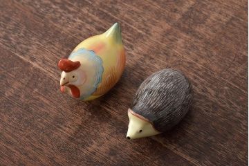 ハンガリー　HOLLOHAZA　ホロハーザ　ニワトリ　ハリネズミ　フィギュリン2個セット　陶器　置物