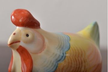 ハンガリー　HOLLOHAZA　ホロハーザ　ニワトリ　ハリネズミ　フィギュリン2個セット　陶器　置物