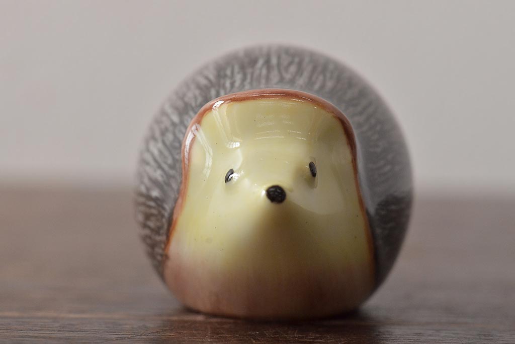 ハンガリー　HOLLOHAZA　ホロハーザ　ニワトリ　ハリネズミ　フィギュリン2個セット　陶器　置物