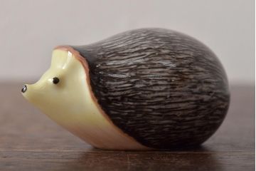 ハンガリー　HOLLOHAZA　ホロハーザ　ニワトリ　ハリネズミ　フィギュリン2個セット　陶器　置物