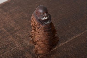 昭和期　一刀彫(肥松)　達磨木彫(彫刻、だるま大師)(R-043408)