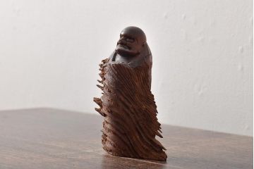 昭和期　一刀彫(肥松)　達磨木彫(彫刻、だるま大師)(R-043408)