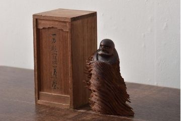 昭和期　一刀彫(肥松)　達磨木彫(彫刻、だるま大師)(R-043408)