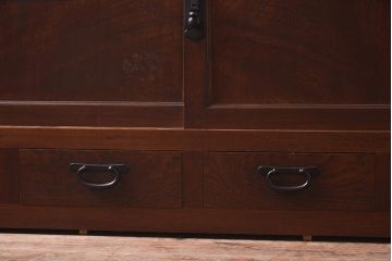 アンティーク家具　明治大正期　前面欅(ケヤキ)材・玉杢材　漆塗り　上手物!水屋箪笥サイドボード(和箪笥、サイドボード)(R-043430)