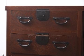 アンティーク家具　明治大正期　前面欅(ケヤキ)材・玉杢材　漆塗り　水屋箪笥サイドボード(和箪笥、サイドボード)(R-043431)