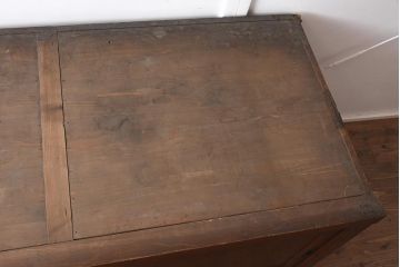 アンティーク家具　明治大正期　前面欅(ケヤキ)材・玉杢材　漆塗り　重ね水屋箪笥(和箪笥、戸棚)(R-043432)