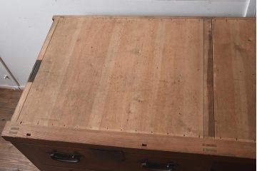 アンティーク家具　明治大正期　前面欅(ケヤキ)材・玉杢材　漆塗り　重ね水屋箪笥(和箪笥、戸棚)(R-043432)