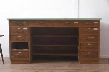 ビンテージ家具　棚付き　木製　味のあるレトロな両袖机(ワークデスク、在宅ワーク、在宅用、作業台)(R-043437)