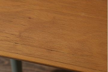 ヴィンテージ家具　北欧ビンテージ　ペイントと木色がおしゃれなデスク(片袖机、在宅ワーク、在宅用ワークデスク)(R-043438)