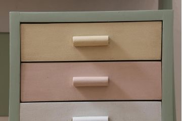 ヴィンテージ家具　北欧ビンテージ　ペイントと木色がおしゃれなデスク(片袖机、在宅ワーク、在宅用ワークデスク)(R-043438)