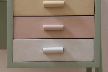 ヴィンテージ家具　北欧ビンテージ　ペイントと木色がおしゃれなデスク(片袖机、在宅ワーク、在宅用ワークデスク)(R-043438)