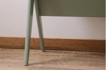 ヴィンテージ家具　北欧ビンテージ　ペイントと木色がおしゃれなデスク(片袖机、在宅ワーク、在宅用ワークデスク)(R-043438)