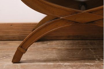 中古　DREXEL HERITAGE(ドレクセルヘリテイジ)　Triune(トライユン)　美しいフォルムが魅力のサイドテーブル(定価約20万円)(飾り台)(R-043439)