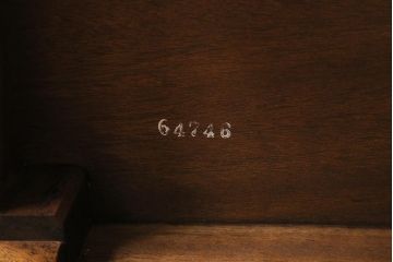 中古　DREXEL HERITAGE(ドレクセルヘリテイジ)　Triune(トライユン)　美しいフォルムが魅力のサイドテーブル(定価約20万円)(飾り台)(R-043439)