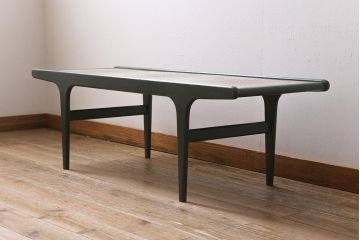 ヴィンテージ家具　北欧ビンテージ　G-PLAN(ジープラン)　ダークグリーンのペイントとタイルトップがお洒落なコーヒーテーブル(センターテーブル)(R-043441)
