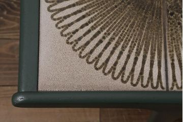 ヴィンテージ家具　北欧ビンテージ　G-PLAN(ジープラン)　ダークグリーンのペイントとタイルトップがお洒落なコーヒーテーブル(センターテーブル)(R-043441)